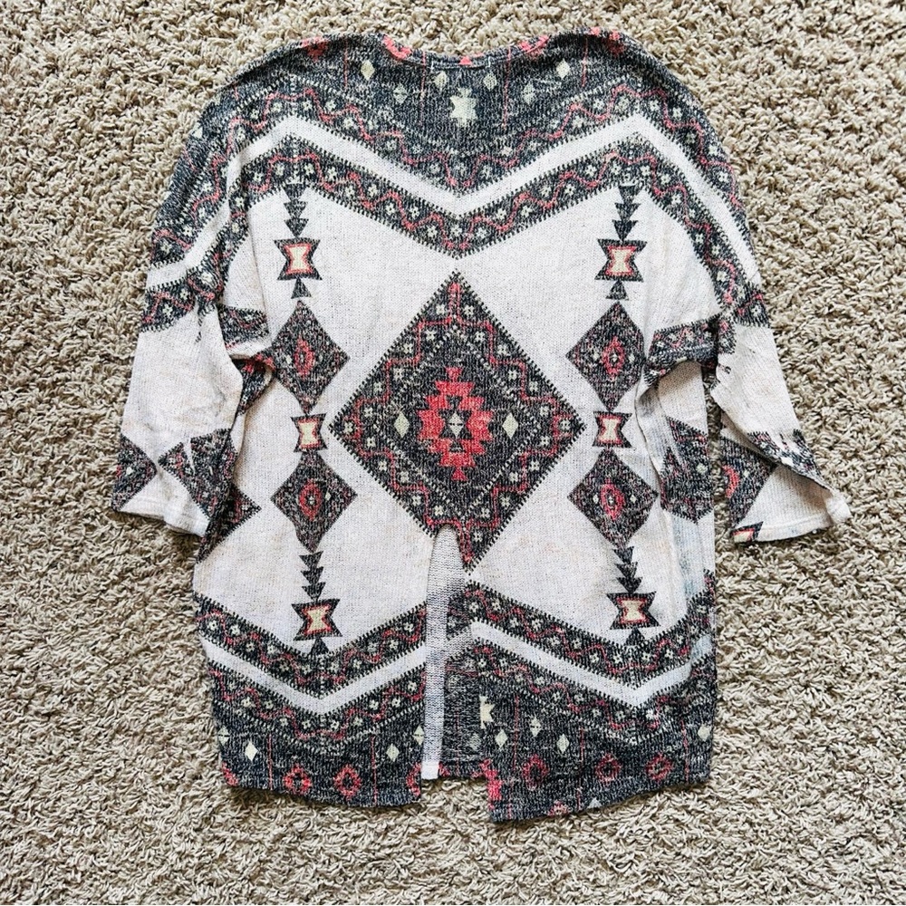 Geometric Patterned Knit Split Hem Open Back Swea… - image 4